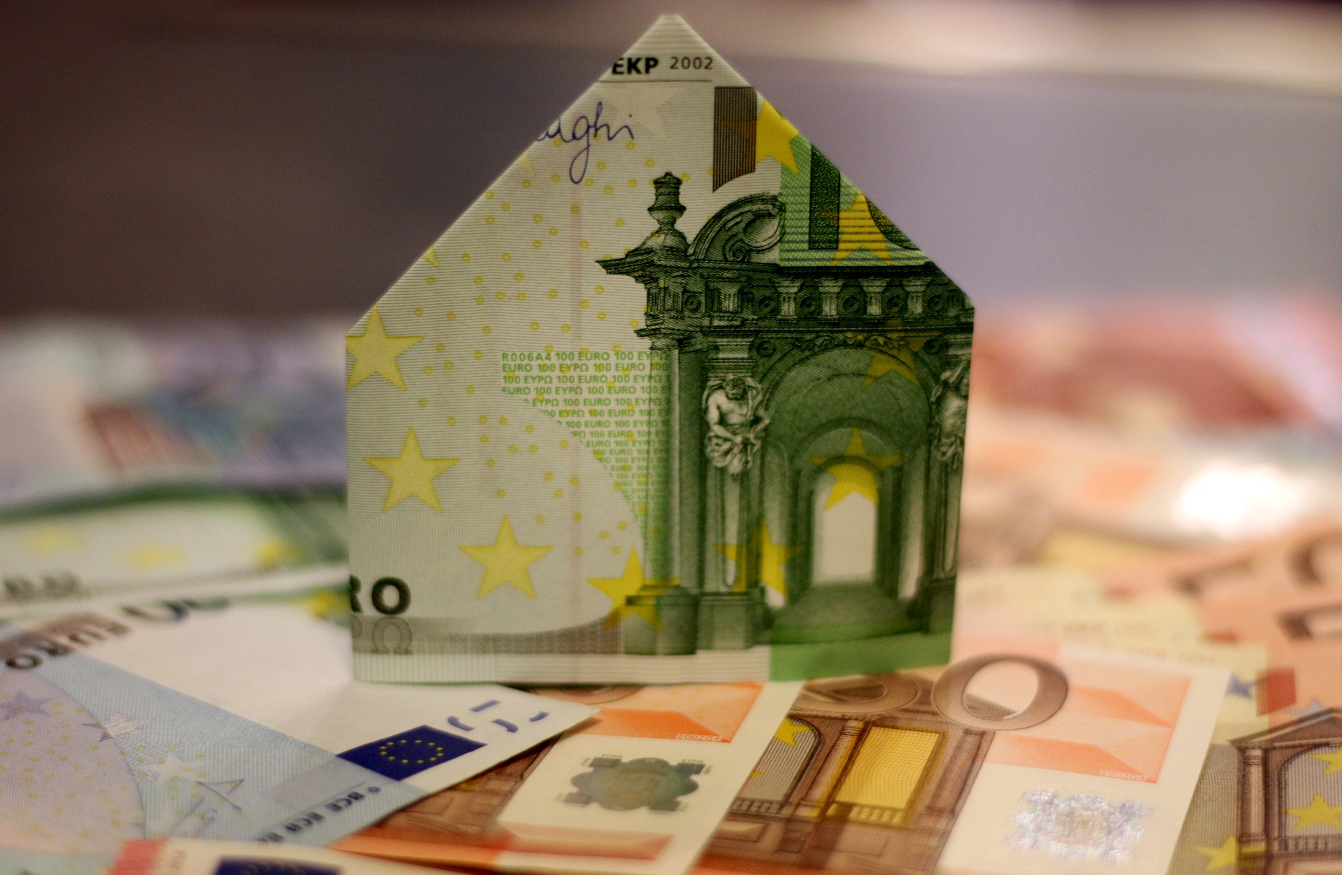 How Do International Currency Exchange Rates Affect The Value Of Your 